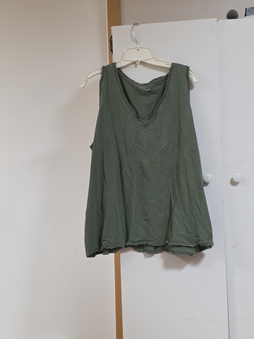Time and Tru Olive Green V-Neck Relaxed Tank